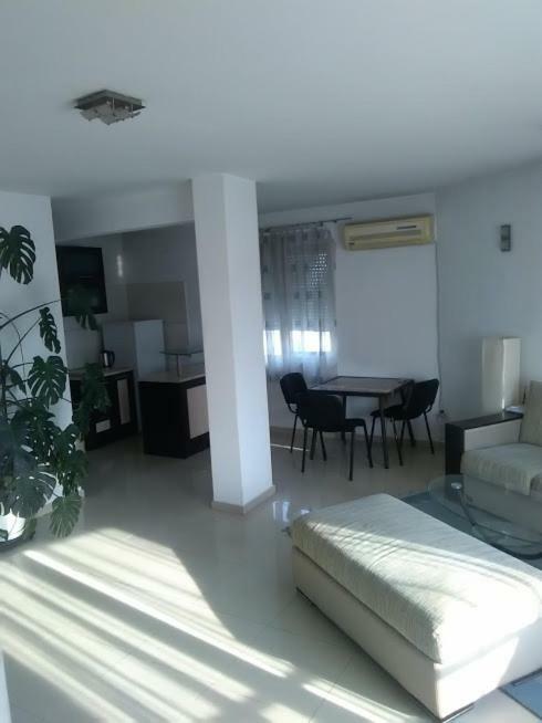 2 Rooms Apartment Plovdiv Kichuk Paris المظهر الخارجي الصورة